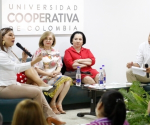 Conversatorio de 'Mujeres que Transforman' en la UCC