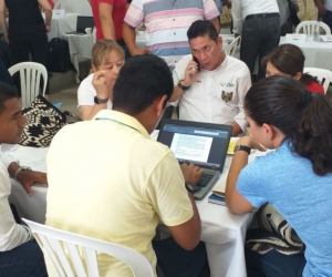 Mesas de trabajo en Aracataca, Magdalena