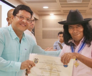 Cayetano Torres Izquierdo, líder arhuaco; y Pablo Vera, rector de Unimagdalena.