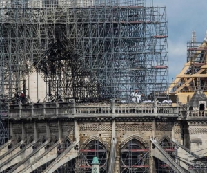 Catedral de Notre Dame afectada por incendio