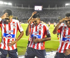 Luis Narváez celebrando el gol con Luis Díaz y James Sánchez.