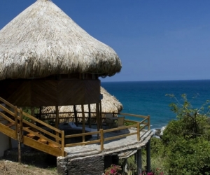 La Concesión Tayrona opera los servicios ecoturísticos en Cañaveral y Arrecifes.