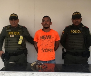 El hombre fue capturado y trasladado hasta las instalaciones de la Fiscalía Uri de Santa Marta.