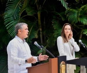 Presidente de Colombia Iván Duque junto a Angelina Jolie