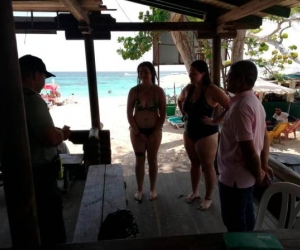 Intentan estafar a turistas americanas en playa de Cartagena