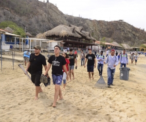 La jornada de limpieza se realizó este miércoles en Playa Blanca