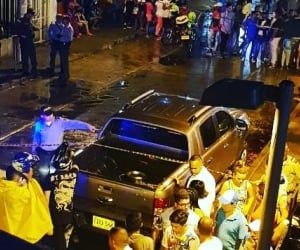 El lugar fue acordonado por las autoridades que hicieron presencia minutos después.