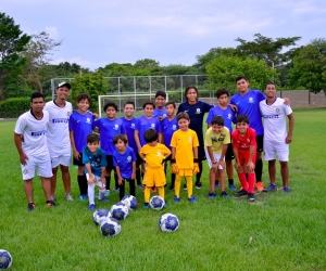 Escuela de fútbol de la Sergio Aboleda para disfrute de niños samarios