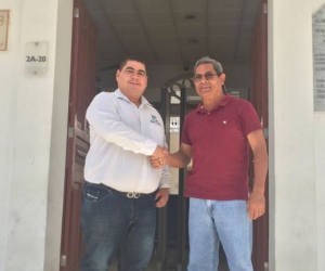 El abogado Luis Toribio Ceballos junto a Víctor Bermúdez, ciudadano que ganó histórico fallo en Santa Marta