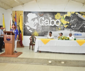 La gobernadora Rosa Cotes recibió la medalla  'Gabriel García Márquez'.