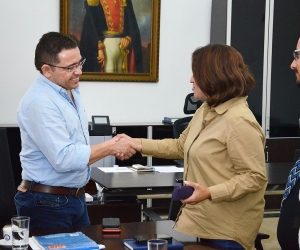 Rafael Martínez recibió a la superintendente de Servicios Públicos en la Alcaldía de Santa Marta.