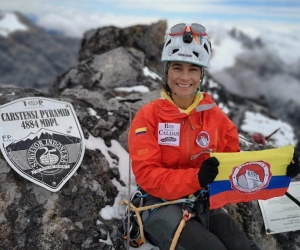 Ana María Giraldo en la cumbre del Carstensz. 
