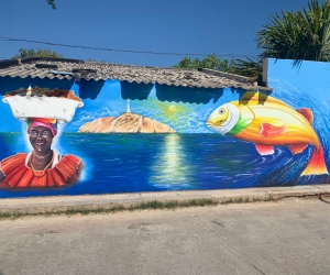 El mural se encuentra ubicado en  el parque, frente a la iglesia de Pescaíto. 