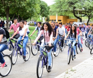 El programa continúa brindando beneficios a los futuros profesionales, en esta ocasión se cumplió con la entrega de bicicletas.