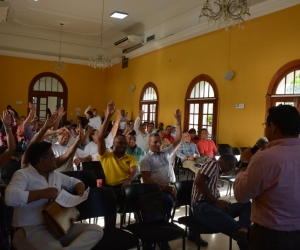 El alcalde Rafael Martínez se reunió con rectores de colegios públicos.