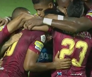 Jugadores del Deportes Tolima celebrando el empate que les significó el paso a las semifinales en la Copa Águila.