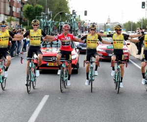 Primoz Roglic y su equipo, el Jumbo Visna.