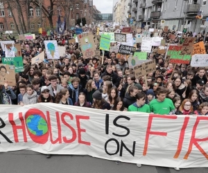 La manifestación es liderada a nivel mundial por jóvenes estudiantes, docentes y sindicatos. 