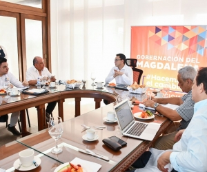 Caicedo se reunió con el rector de la Unad, Jaime Leal.