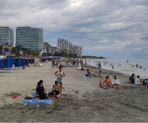 Visitantes en playas del Distrito.