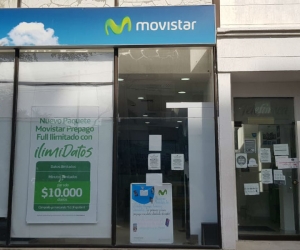 Oficina de Movistar cerrada.