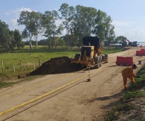 Se llevaron a cabo trabajos de ampliación de 90 metros de longitud de la vía con personal del Invías tras una nueva socavación del río.