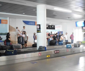 Pasajeros del primer vuelo directo desde Cali.