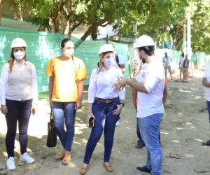 Recorrido de la Alcaldesa por las obras.