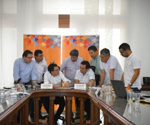 Reunión del gobernador Carlos Caicedo y el director del Invías, Juan Esteban Gil. 