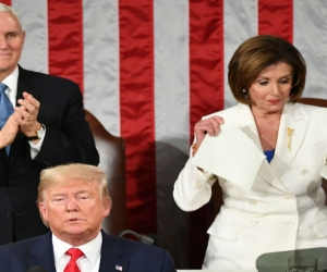 Nancy Pelosi rompe discurso del Estado de la Unión tras alocución de Trump.