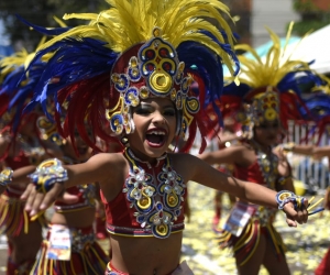 Desfile de niños en el carnaval de Barranquilla