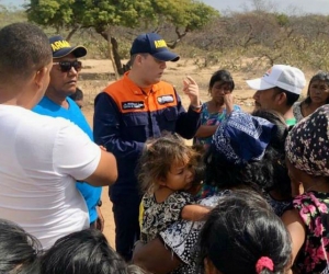 Armada Nacional en diálogo con familiares de los desaparecidos.