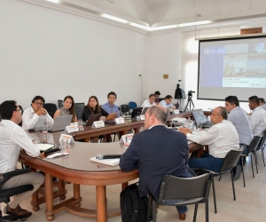 El gobernador Carlos Caicedo señaló que el dragado tendrá componentes como el diseño y construcción de muelles fluviales y obras de protección.