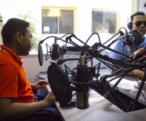 Alberto Nuñez en su programa radial en la Universidad Sergio Arboleda