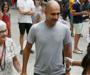 Pep Guardiola y su mamá.