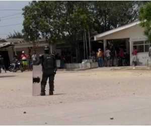 La Policía controló el intento de saqueo en el municipio. 