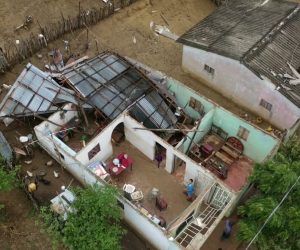 Las fuertes brisas causaron estragos en el municipio. 