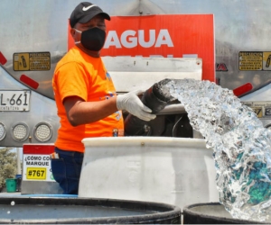 Abastecimiento de agua en Puebloviejo.