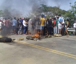 Protestas en Sitionuevo, Magdalena, en la mañana de este viernes.