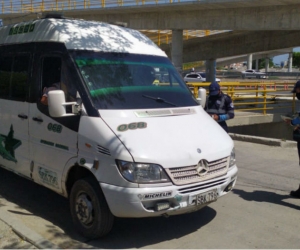Control a vehículos de transporte intermunicipal.