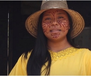 Una ‘Sergista’ conduce el informativo Wayuu 'Sulu'upüna Woumain: desde el territorio'. 