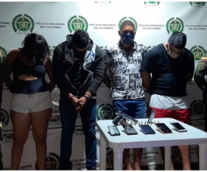 Las cuatro personas fueron capturadas por el delito de Fabricación, Tráfico y/o Porte de Armas de fuego siendo puestos a disposición de la Fiscalía Local en Turno para que defina su situación judicial. 