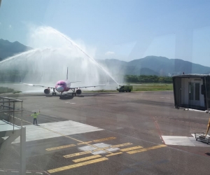 Llegada del vuelo al aeropuerto.