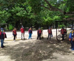 Visita de las autoridades al río Bonda.