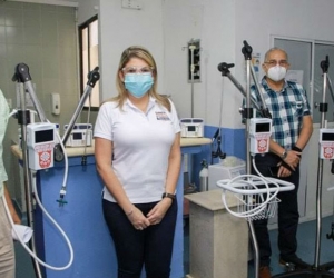 Entrega de elementos médicos a clínicas.