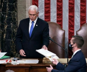 Mike Pence, actual Vicepresidente de Estados Unidos, lideró la sesión de ambas cámaras.
