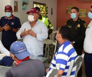 Reunión entre la Alcaldía de Ciénaga y los mototaxistas.