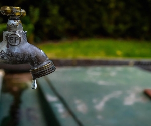 Durante todo el jueves no habrá agua en una veintena de barrios.