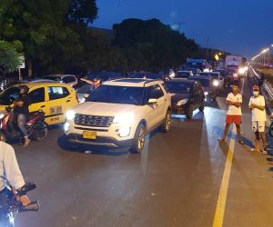 Trancón en la Troncal del Caribe.