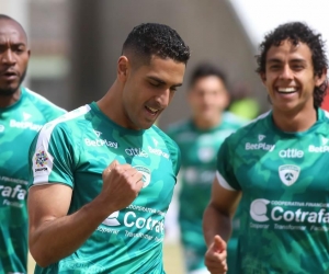 Pablo Sabbag, festejando el gol de tiro penal.